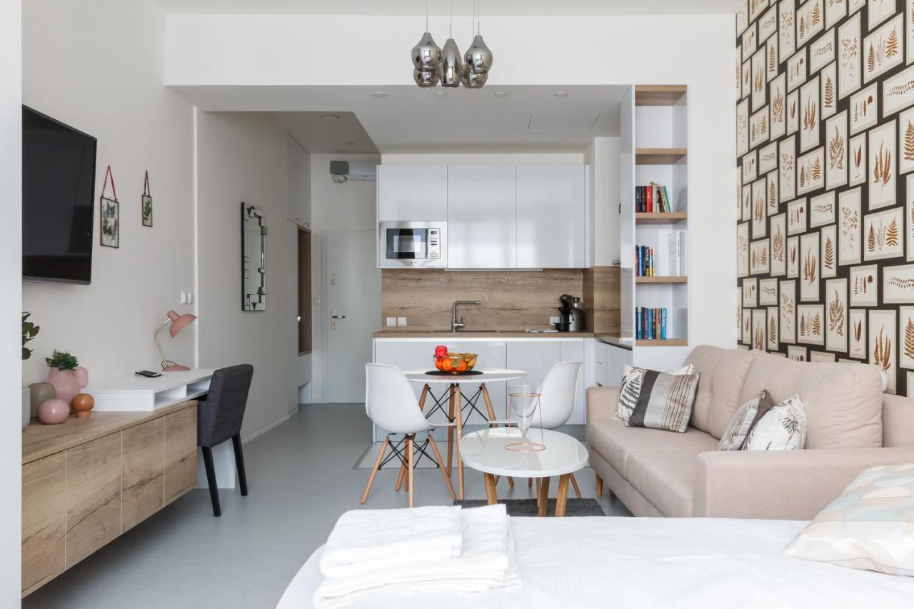 Designer Studio In New Town By Days Apartament